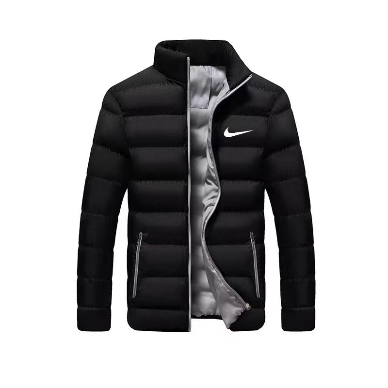 [KAUFEN SIE 1, ERHALTEN SIE 2] Essential-Jacke mit Swoosh-Logo